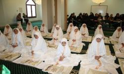 تصاویری از جشن تکلیف دانش آموزان دخترانه توحید بین الملل در مسجد امام حسین (ع)فروردین 1392