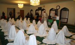 تصاویری از جشن تکلیف دانش آموزان دخترانه توحید بین الملل در مسجد امام حسین (ع)فروردین 1392