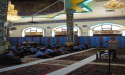 تصاویری از جشن تکلیف دانش آموزان مدرسه سلمان فارسی در مسجد امام حسین (ع) اسفند 1391